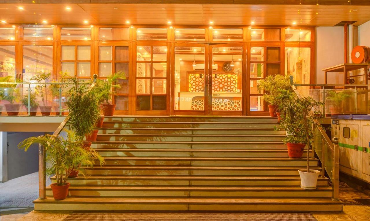 Готель Treebo G K Residency Near Dehradun Railway Station Екстер'єр фото