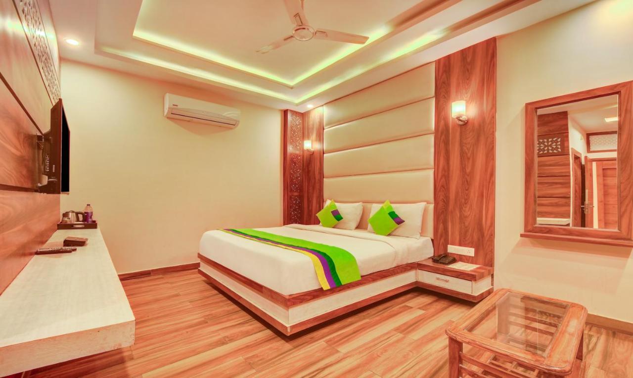 Готель Treebo G K Residency Near Dehradun Railway Station Екстер'єр фото