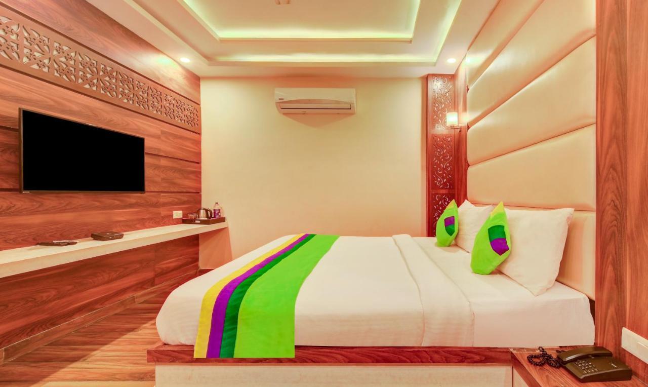 Готель Treebo G K Residency Near Dehradun Railway Station Екстер'єр фото