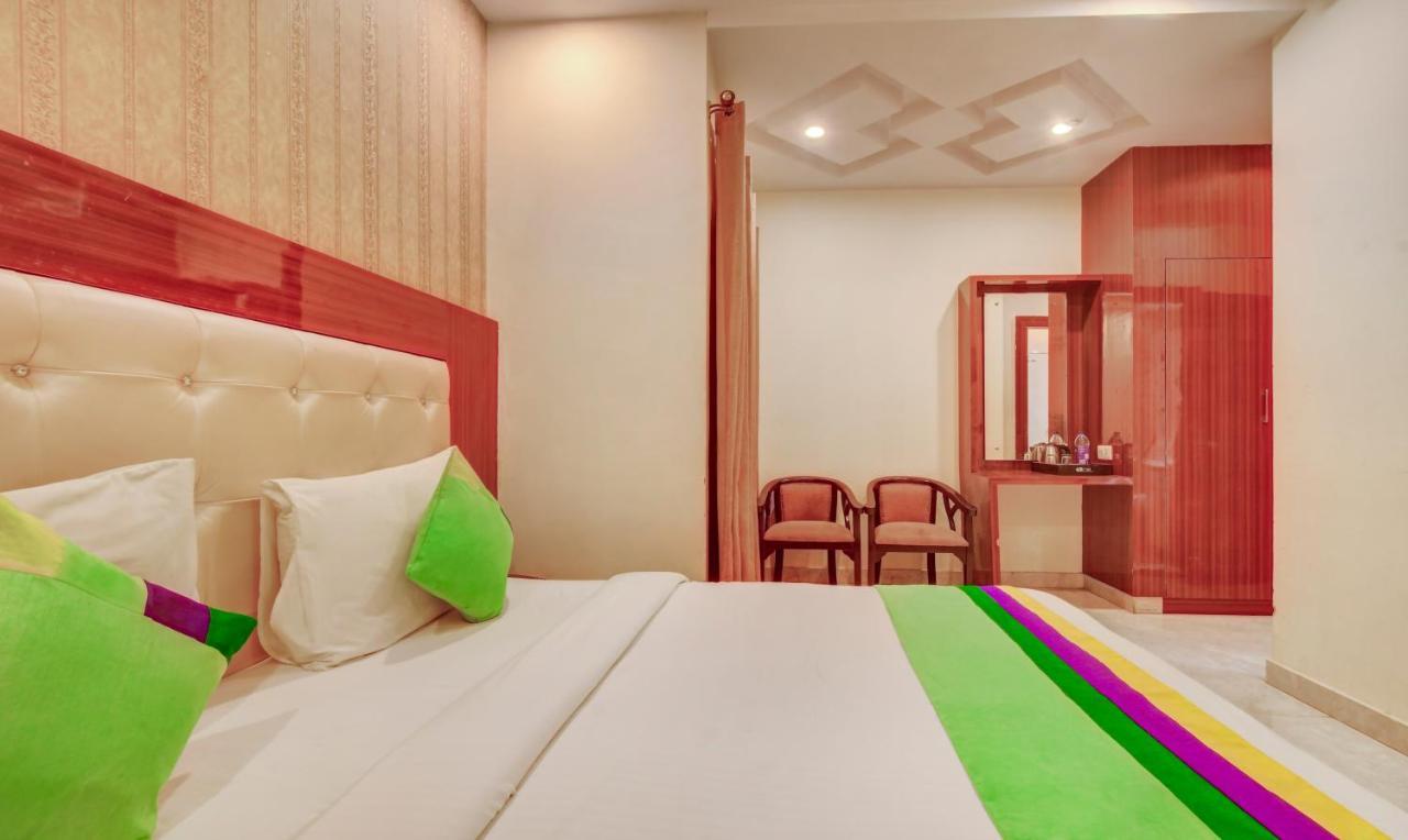 Готель Treebo G K Residency Near Dehradun Railway Station Екстер'єр фото