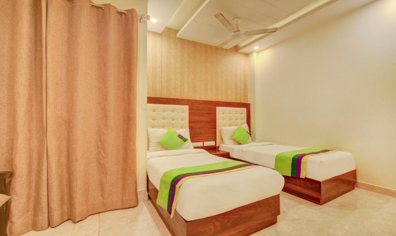 Готель Treebo G K Residency Near Dehradun Railway Station Екстер'єр фото